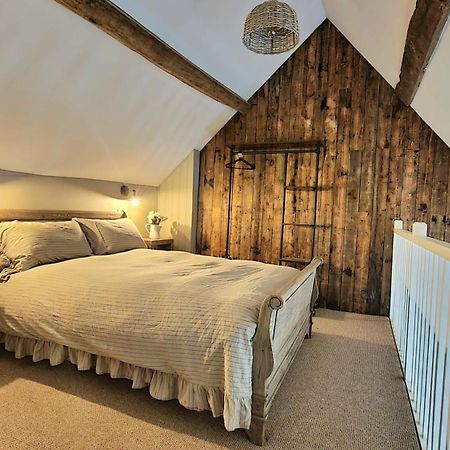 فيلا The Threshing Barn At Penrhos Court كينغتون الغرفة الصورة