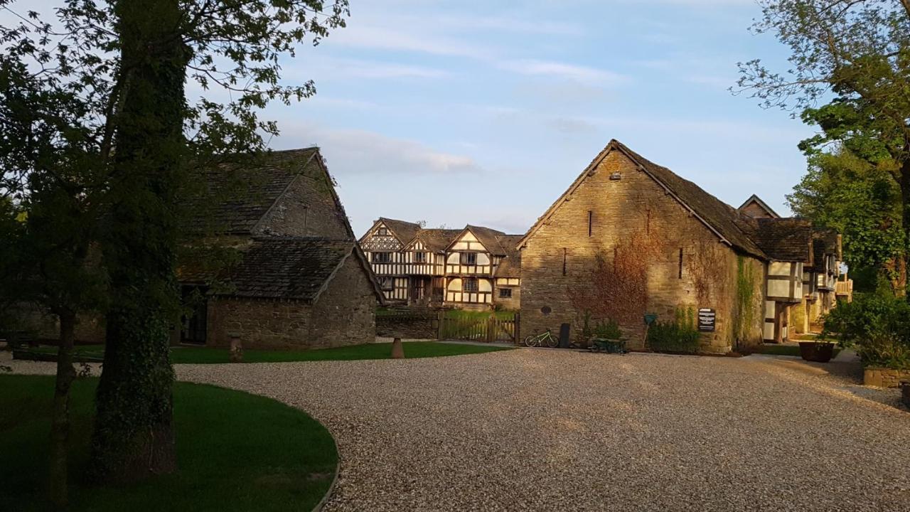 فيلا The Threshing Barn At Penrhos Court كينغتون المظهر الخارجي الصورة