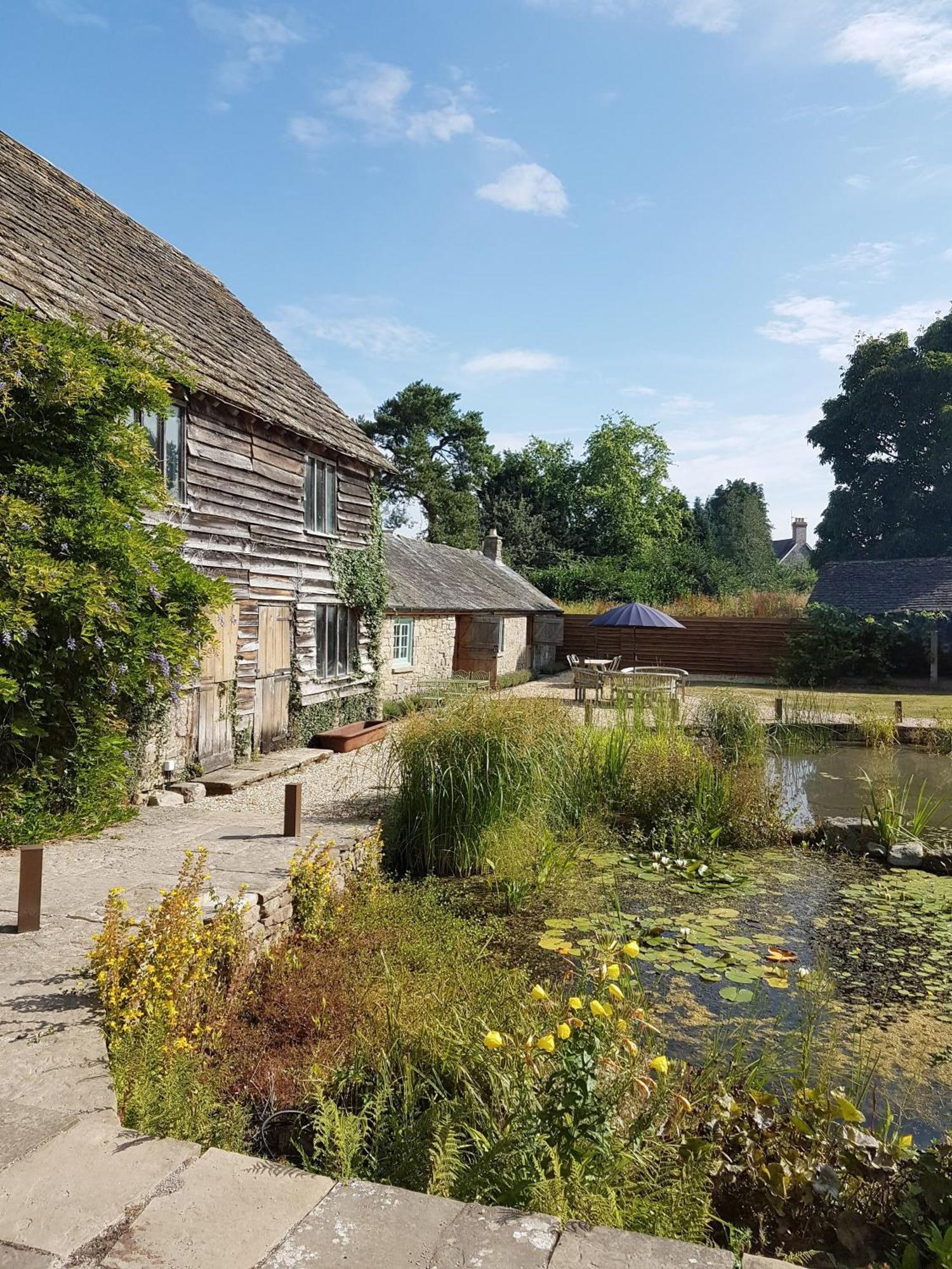 فيلا The Threshing Barn At Penrhos Court كينغتون الغرفة الصورة